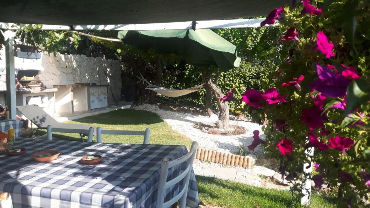 Bed and Breakfast Nonna Dora Muros Exterior foto